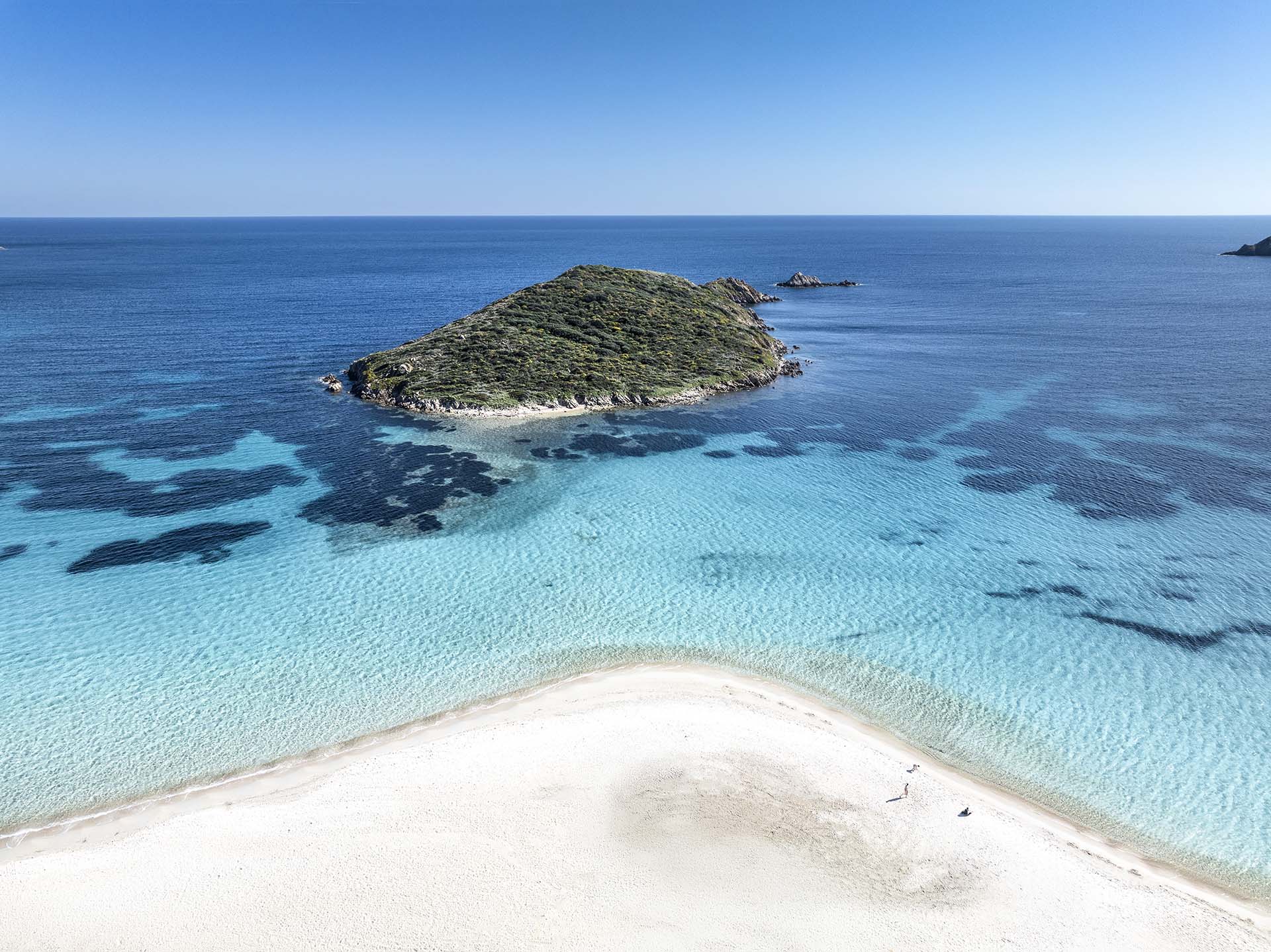 Il mare e la spiaggia di Tuerredda nella Costa del Sud in Sardegna