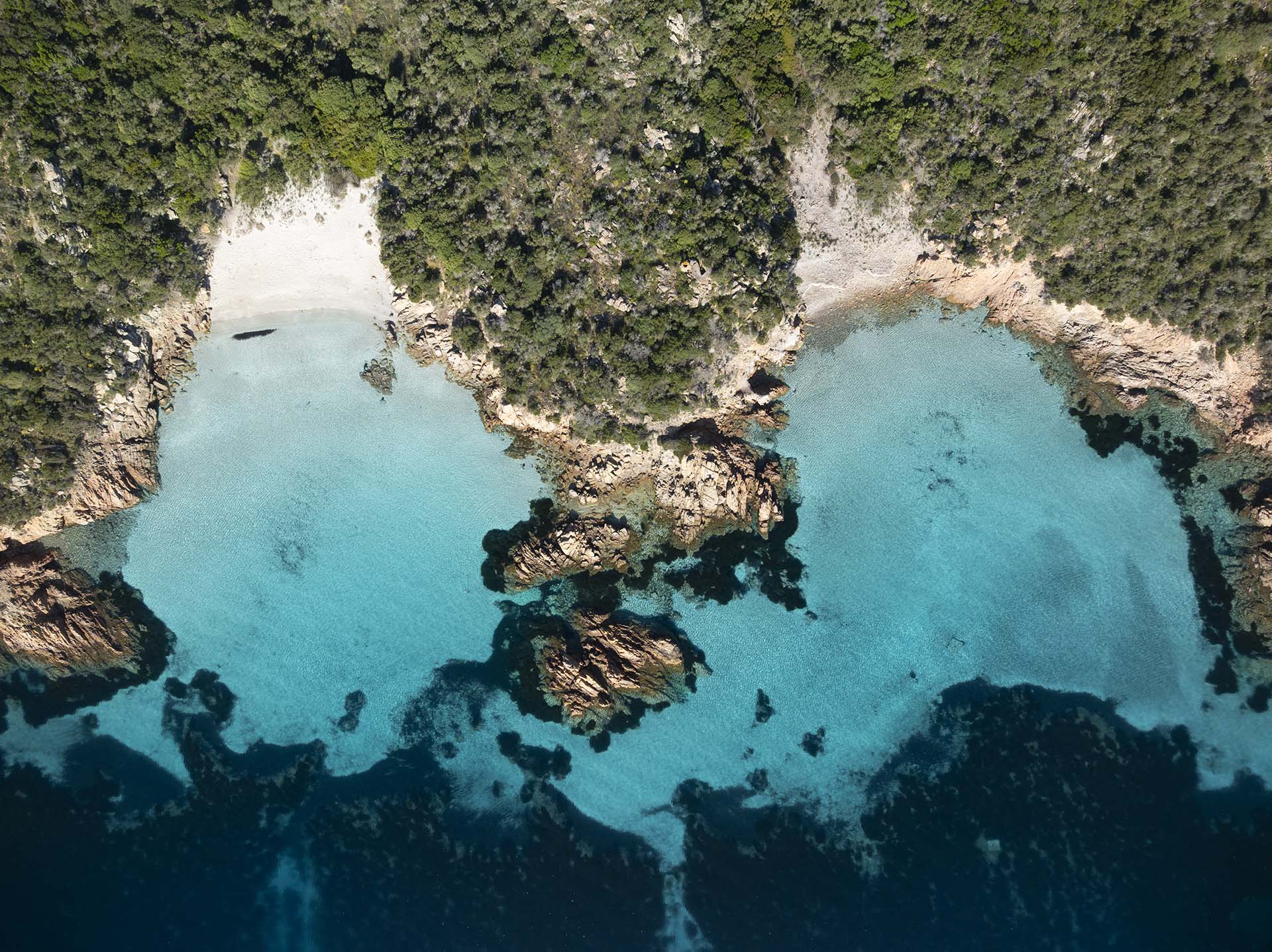 Cala Connari e Cala dell'Amore sull' Isola di Spargi