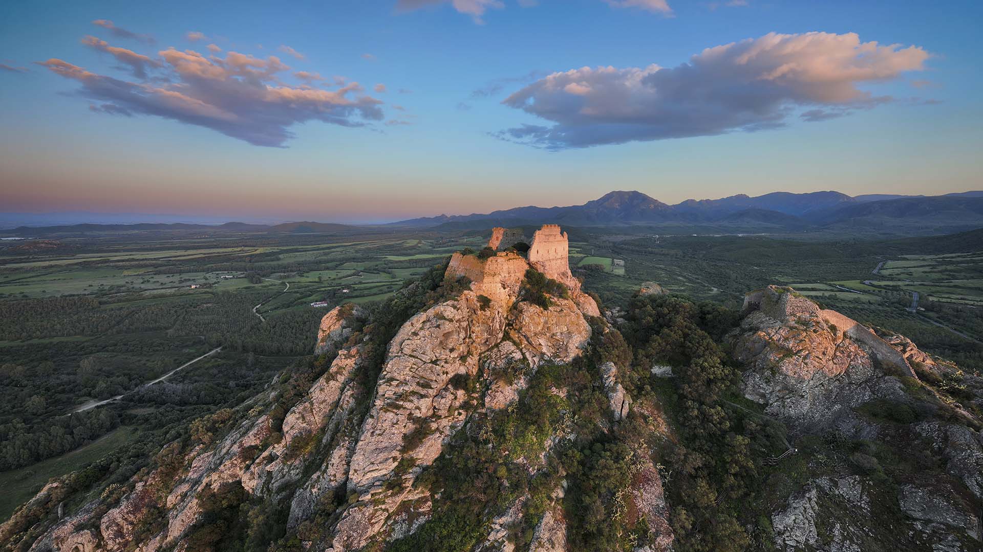 Il Castello di Acquafredda domina la Valle del Cixerri nel sud della Sardegna.
