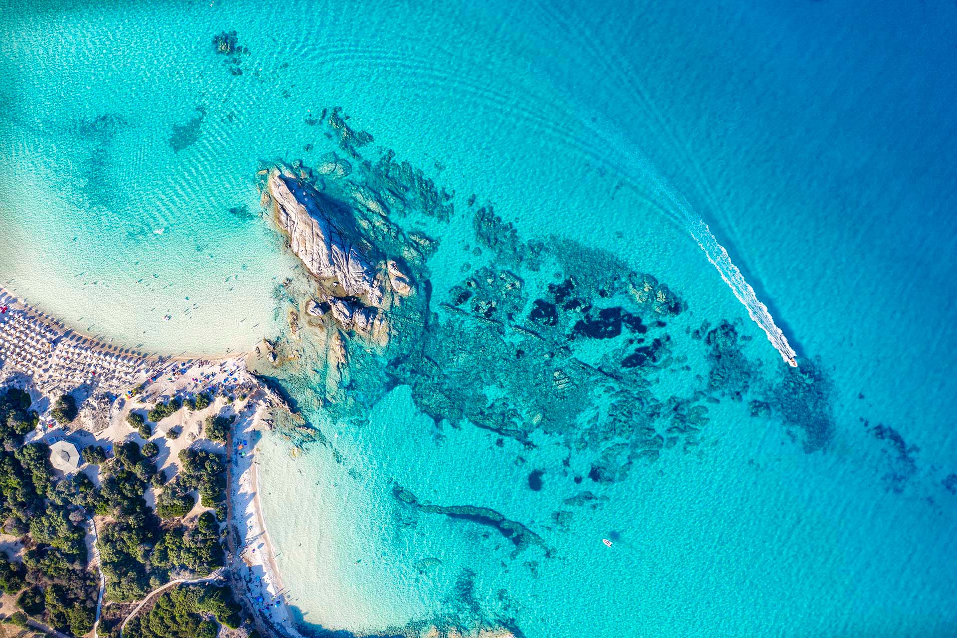 Il Soffio del Mare sullo Scoglio di Peppino: Il Cuore Eterno di Costa Rei.