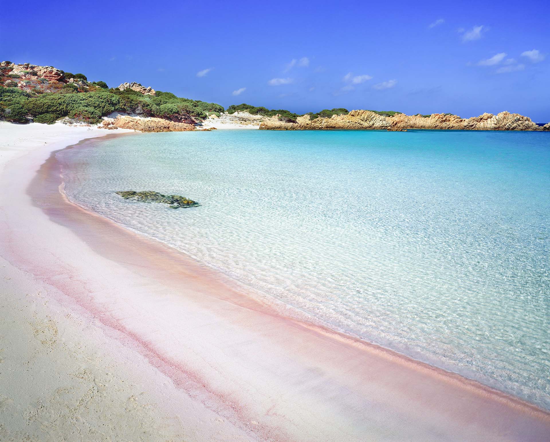 La spiaggia Rosa dell'Isola di Budelli nel Parco Nazionale Arcipelago di la Maddalena.