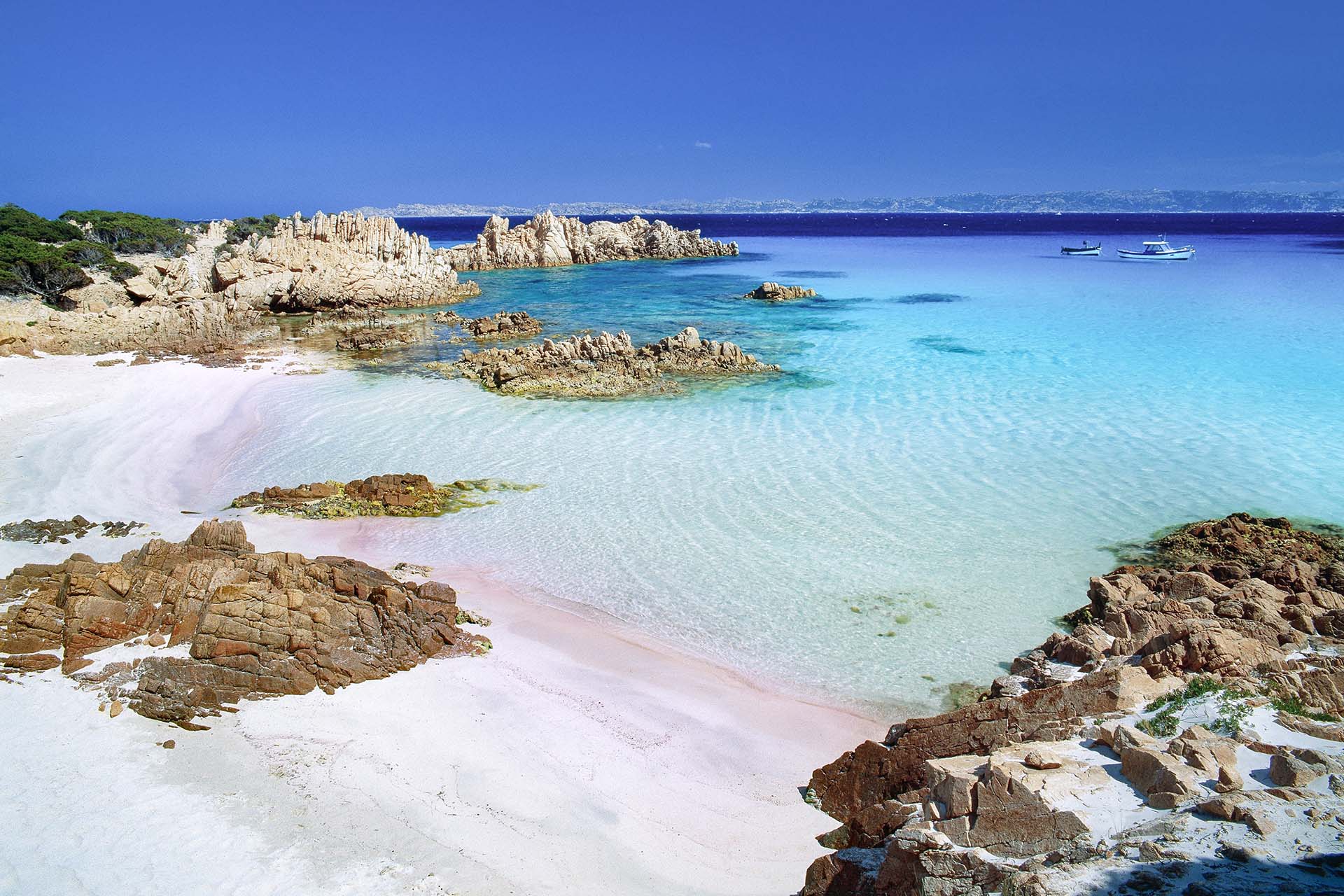 La Spiaggia Rosa sull'Isola di Budelli nell'arcipelago della Maddalena in Sardegna.