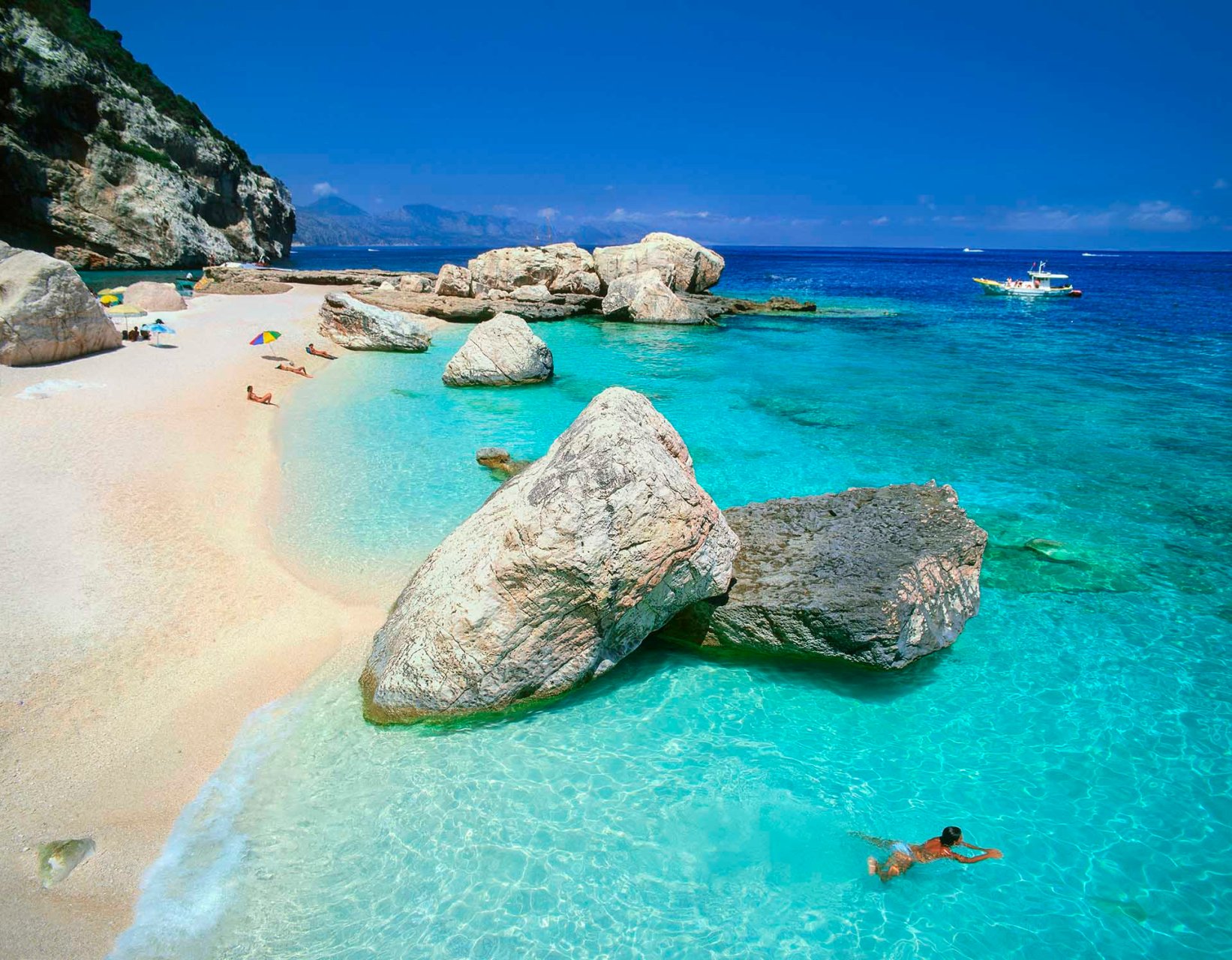 Cala Mariolu nel Golfo di Orosei.