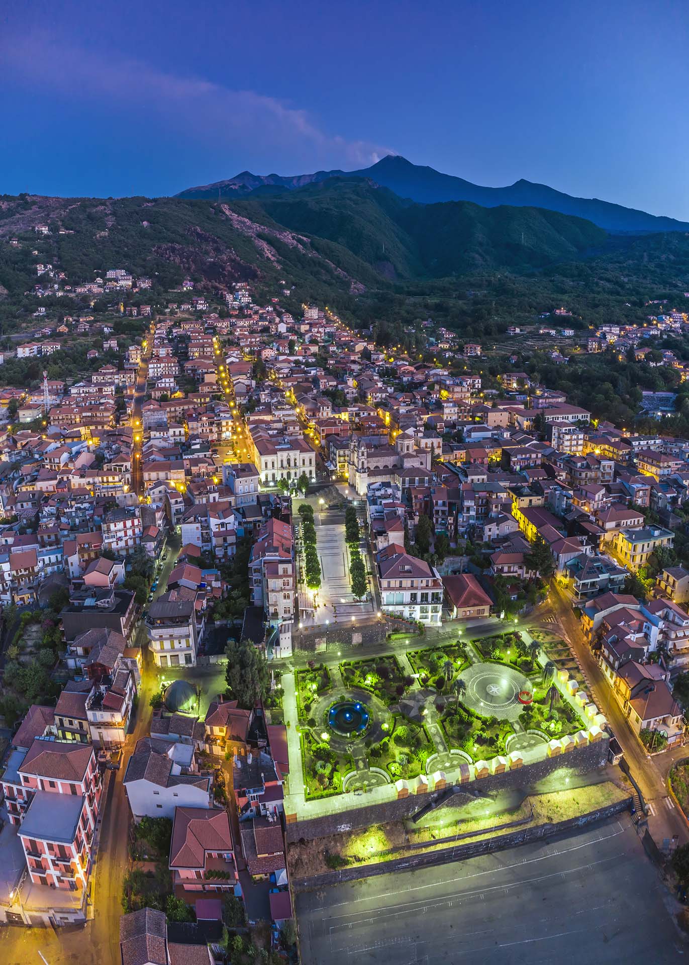 Zafferana Etnea: il borgo incantato ai piedi dei crateri sommitali dell’Etna