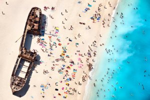 Spiaggia del Relitto (Navagio) sull'isola di Zante in Grecia.