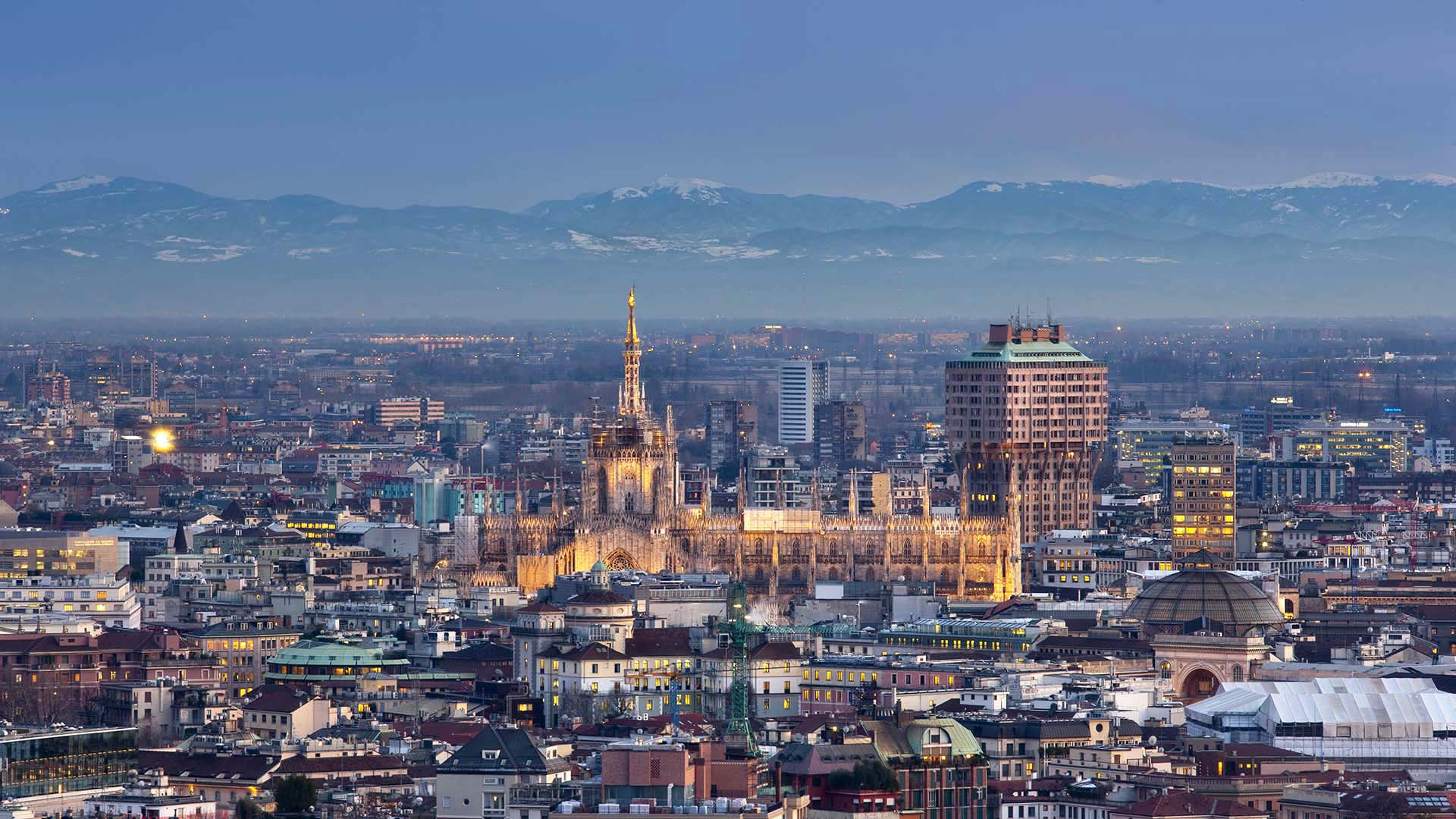 Panorama della città di Milano con il Duomo e la Torre Velasca in evidenza