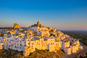 Ostuni, borgo bianco della Val d'Itria.