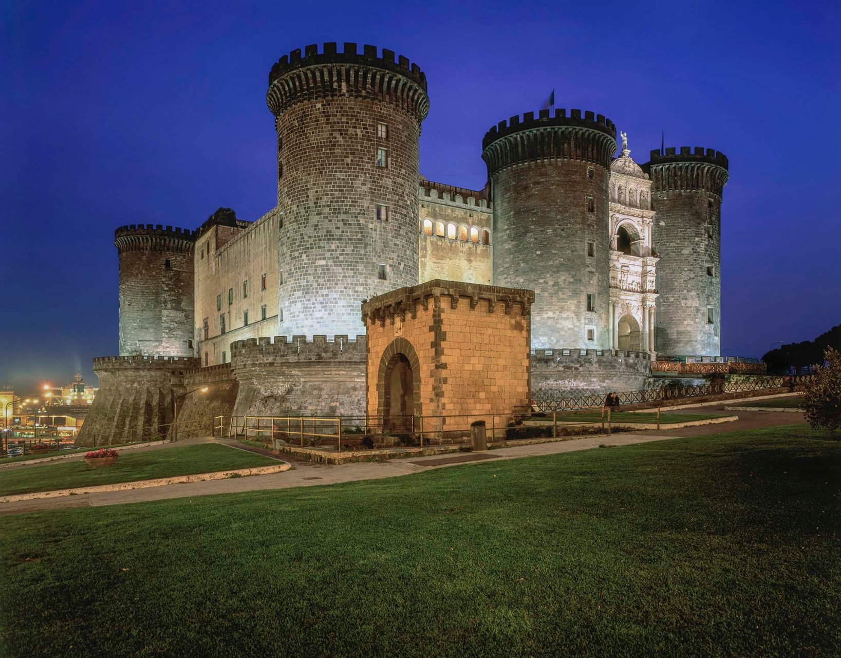 Castel Nuovo in centro a Napoli.