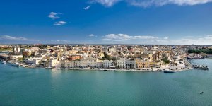 Vista della città di Brindisi.