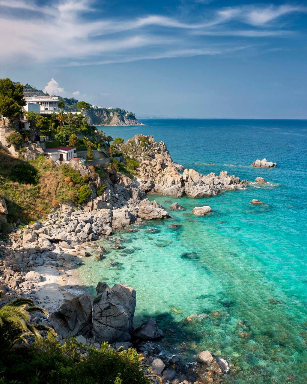 Spiaggia della baia di Caminia nel comune di Staletti.
