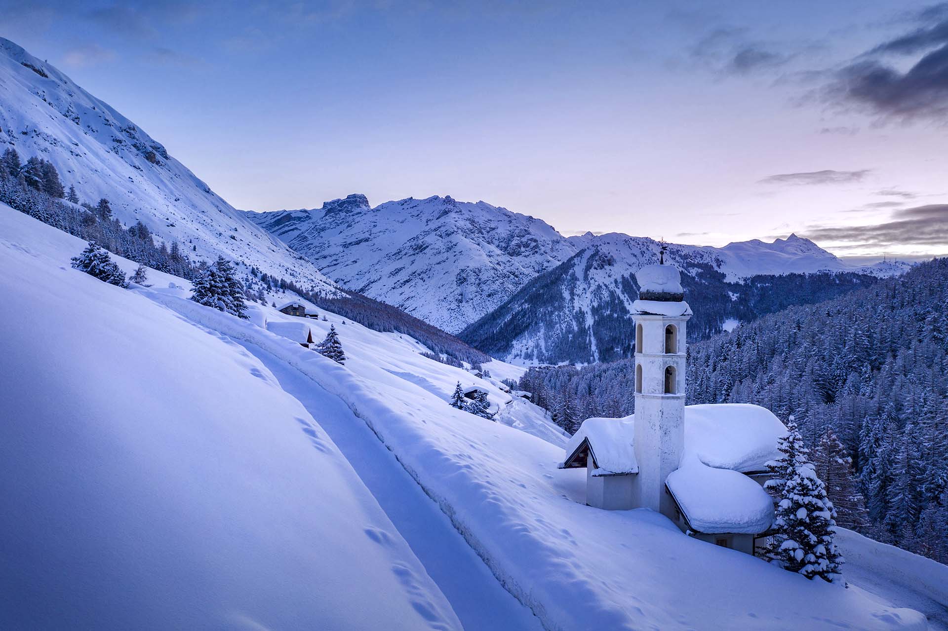 Paesaggio innevato della Val Federia a Livigno