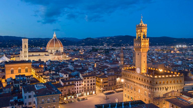 Vista sulla città di Firenze con Palazzo Vecchio e la Cattedrale di Santa Maria del Fiore sullo sfondo.