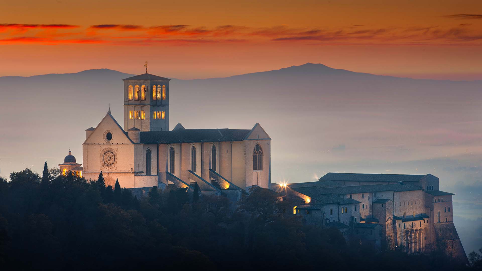 Guardare la Basilica di San Francesco ad Assisi: Guida a un’Esperienza del Cuore