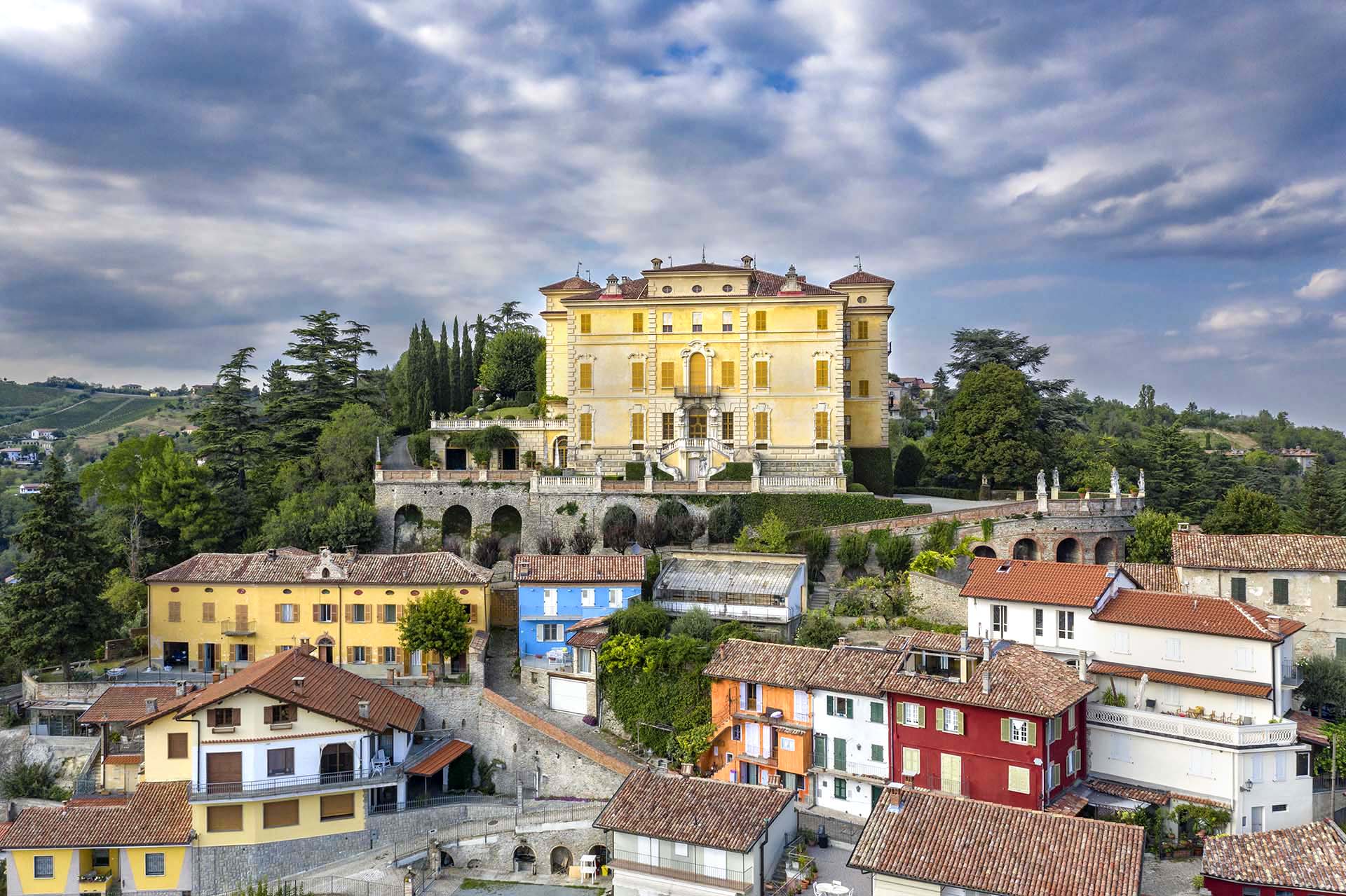 Il Castello Gancia a Canelli nelle Langhe.