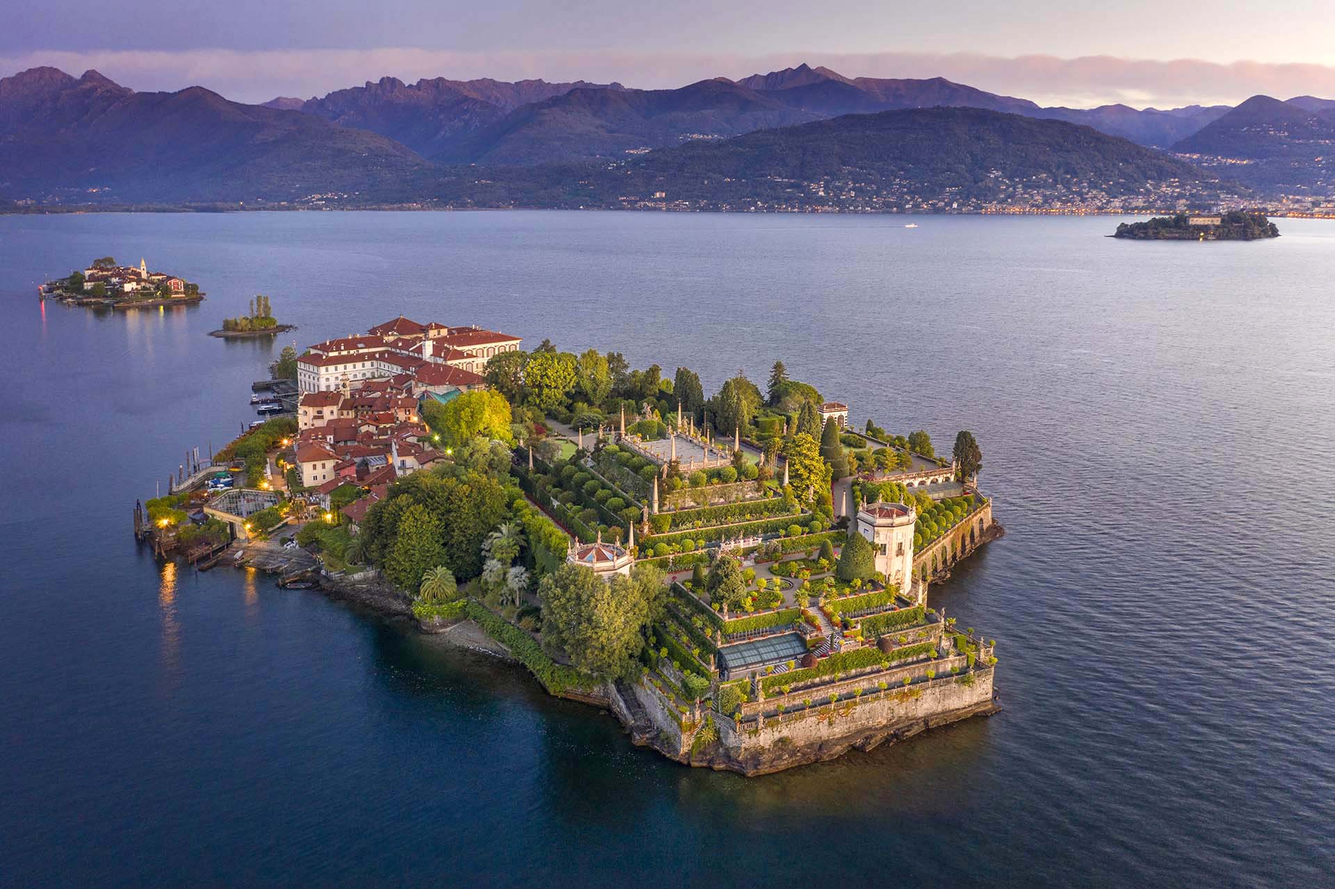 l'Isola Bella, una delle meraviglie delle Isole Borromee sul Lago Maggiore, situata nel comune di Stresa in Piemonte