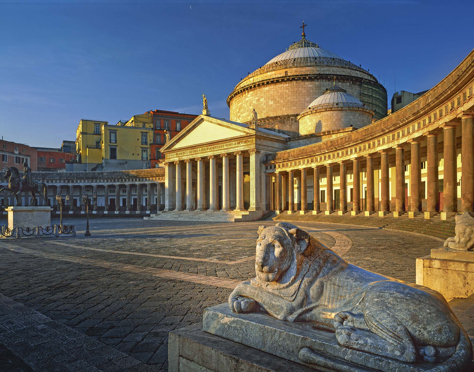 Piazza del Plebiscito a Napoli.