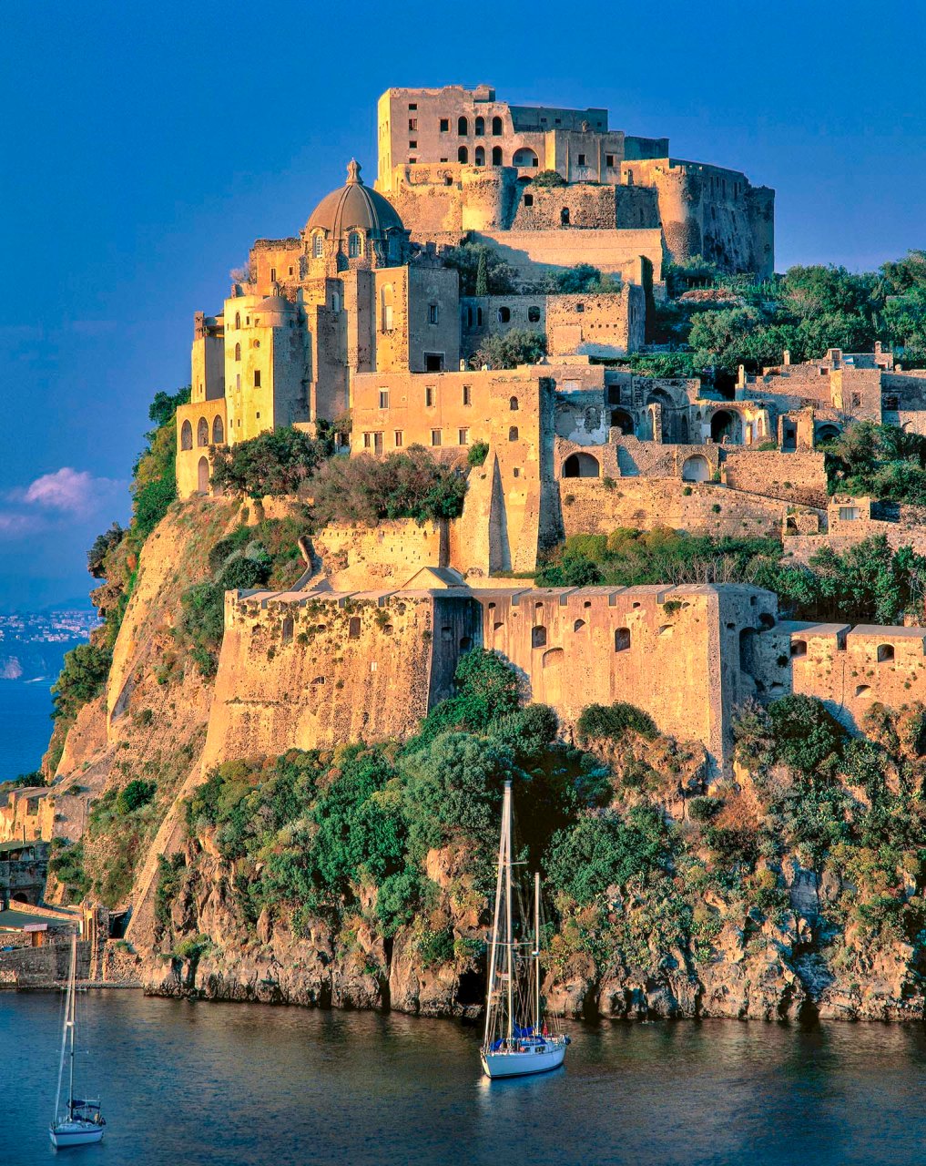 Il Castello Aragonese dell'Isola d' Ischia.