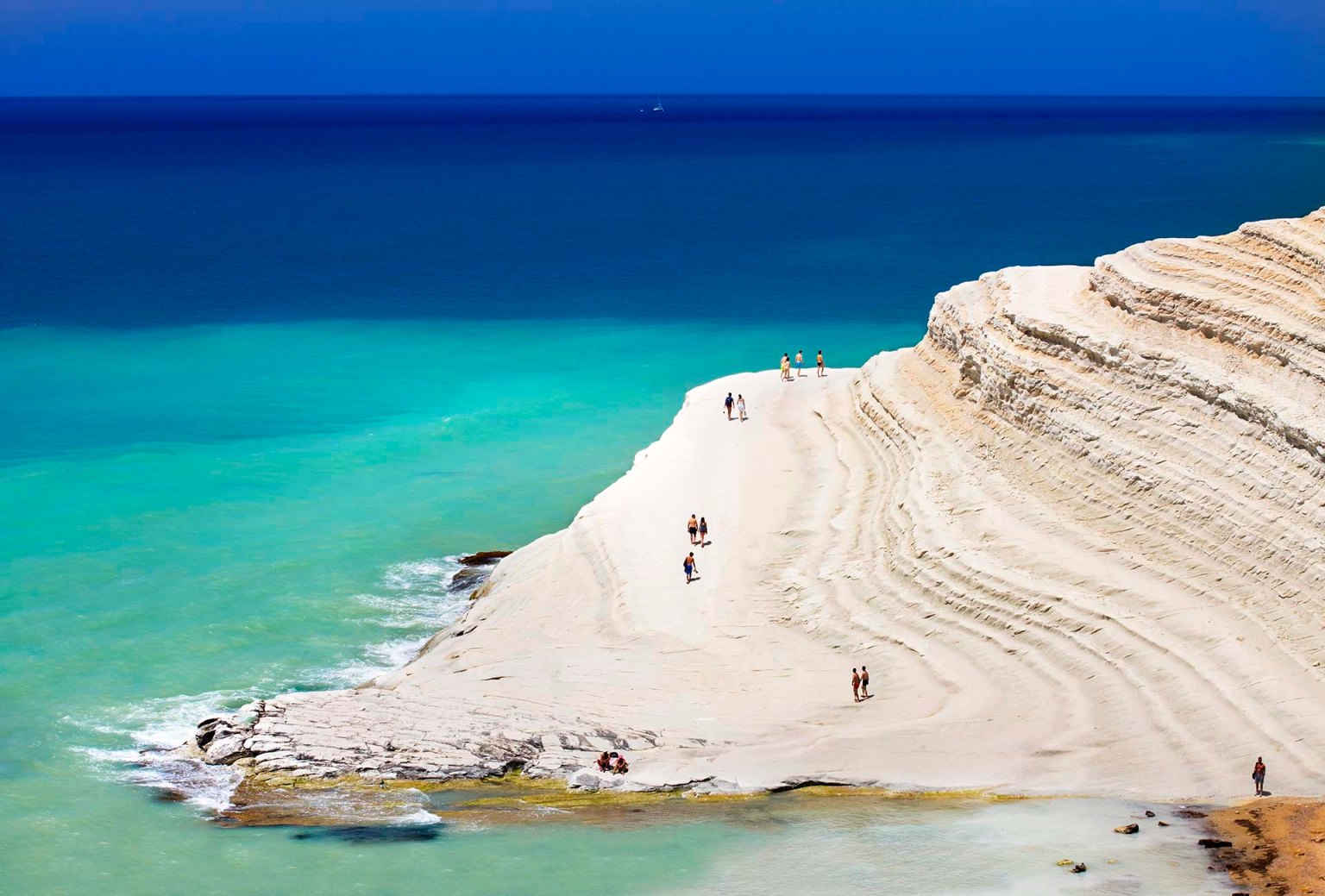 La falesia Scala dei Turchi di Realmonte, in provincia di Agrigento.