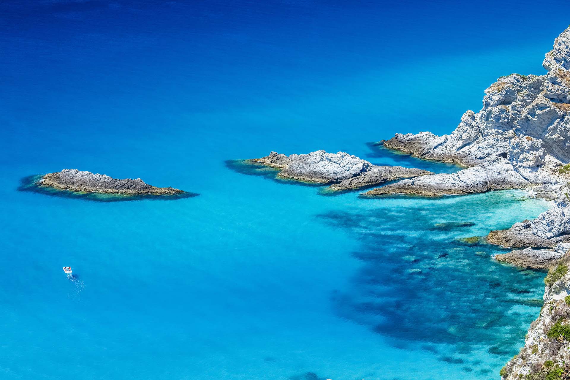 SIM-777127 - La scogliera di Capo Vaticano immersa nelle acque trasparenti della Costa degli Dei
