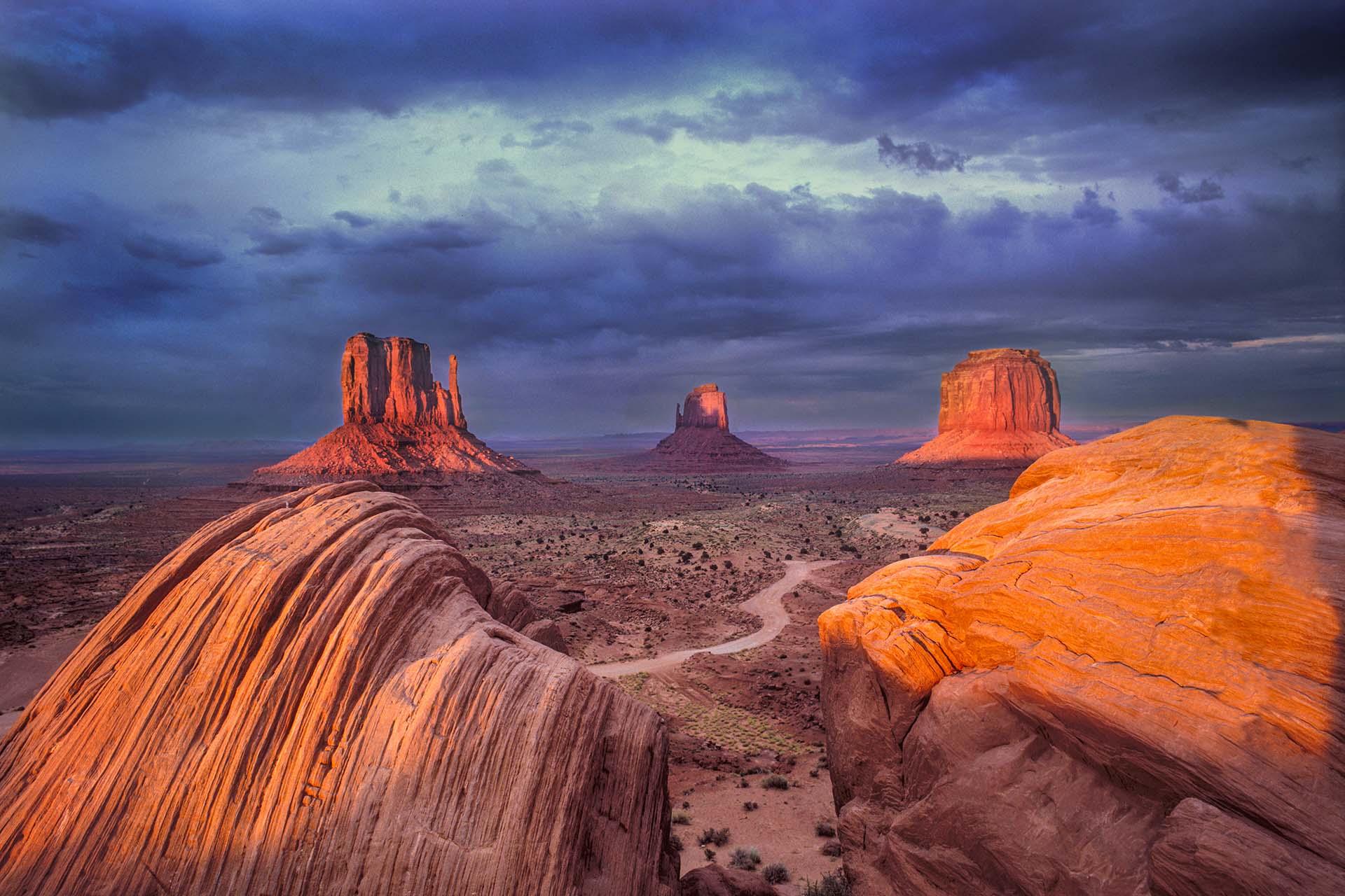 Paesaggio iconico della Monument Valley in Arizona.