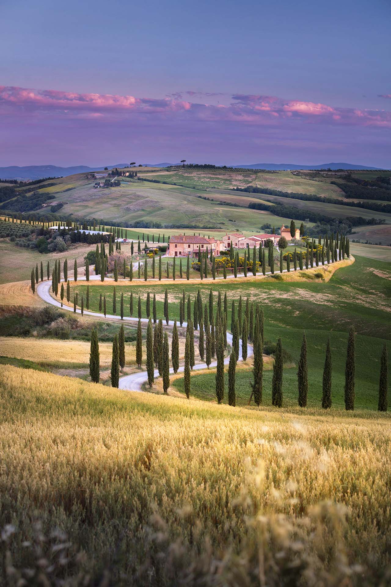 Paesaggio tipico nel cuore delle Crete Senesi in Toscana.