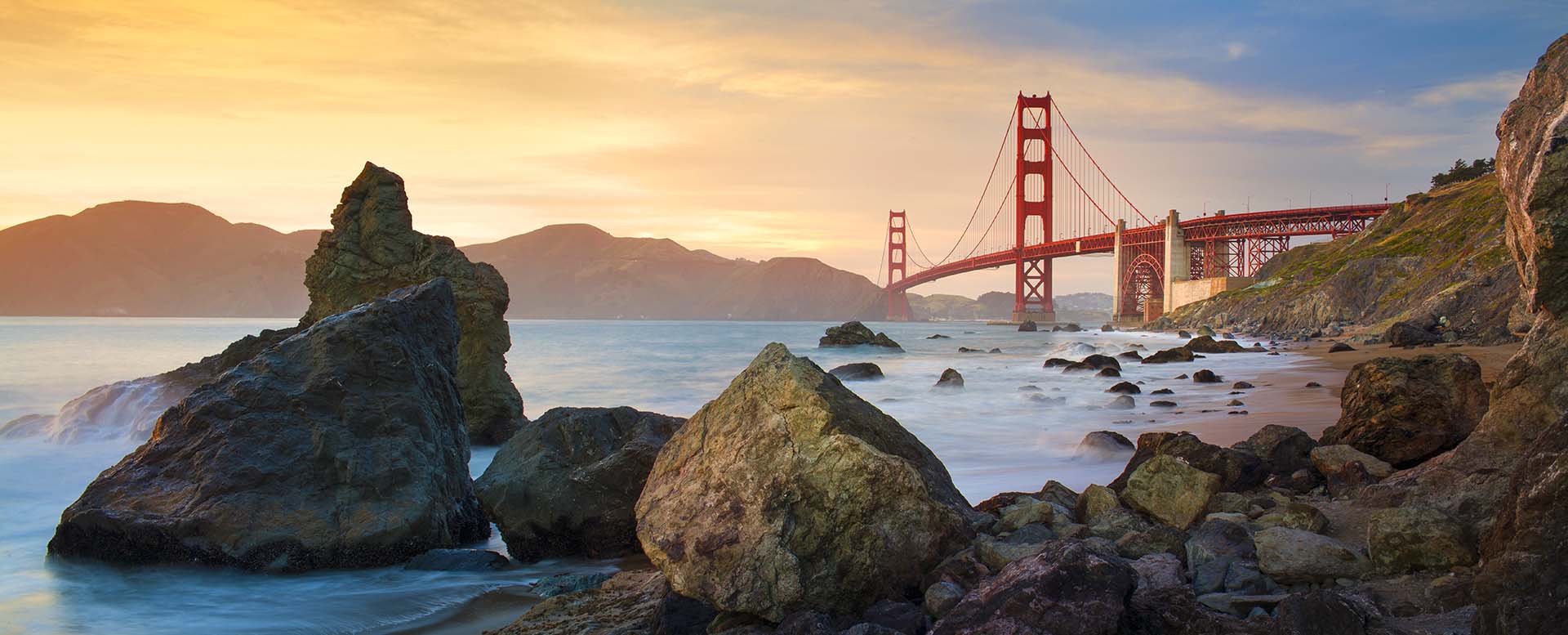 Scintille di Rame al Tramonto: L’Ultimo Raggio su San Francisco.