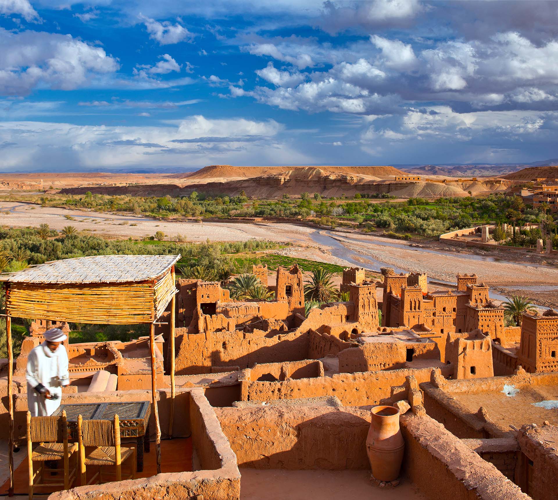 Aït Benhaddou, una storica fortificazione in terra cruda situata in Marocco, lungo l'antica via delle carovane tra il Sahara e Marrakech