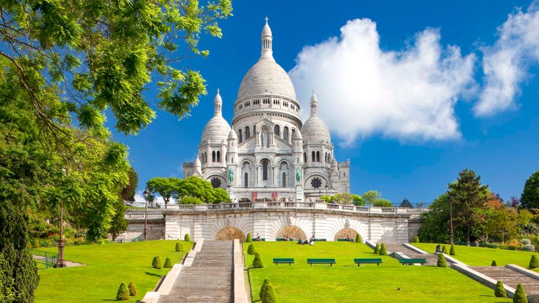 La basilica del Sacro Cuore di Montmartre a Parigi.