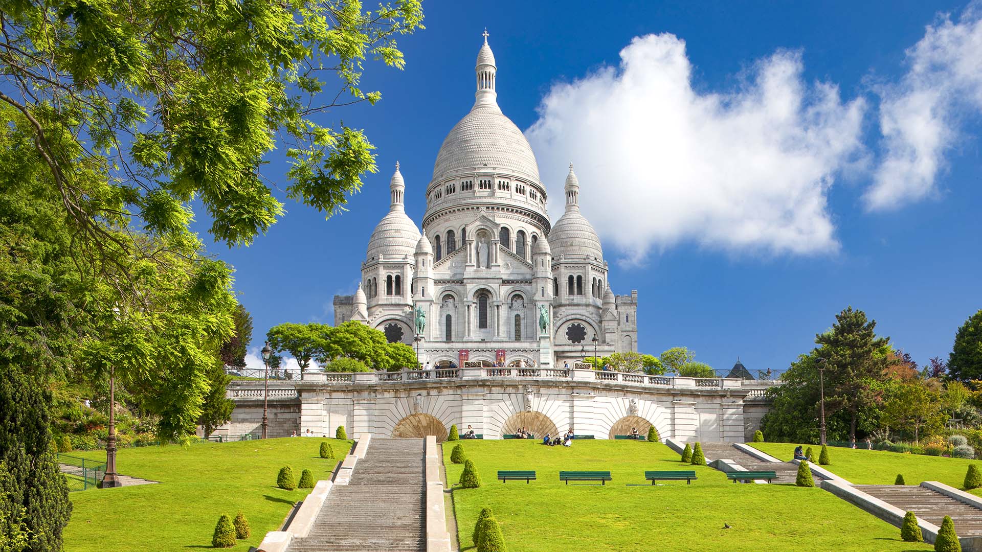 Basilica del Sacro Cuore: l’anima bianca di Montmartre che domina Parigi.