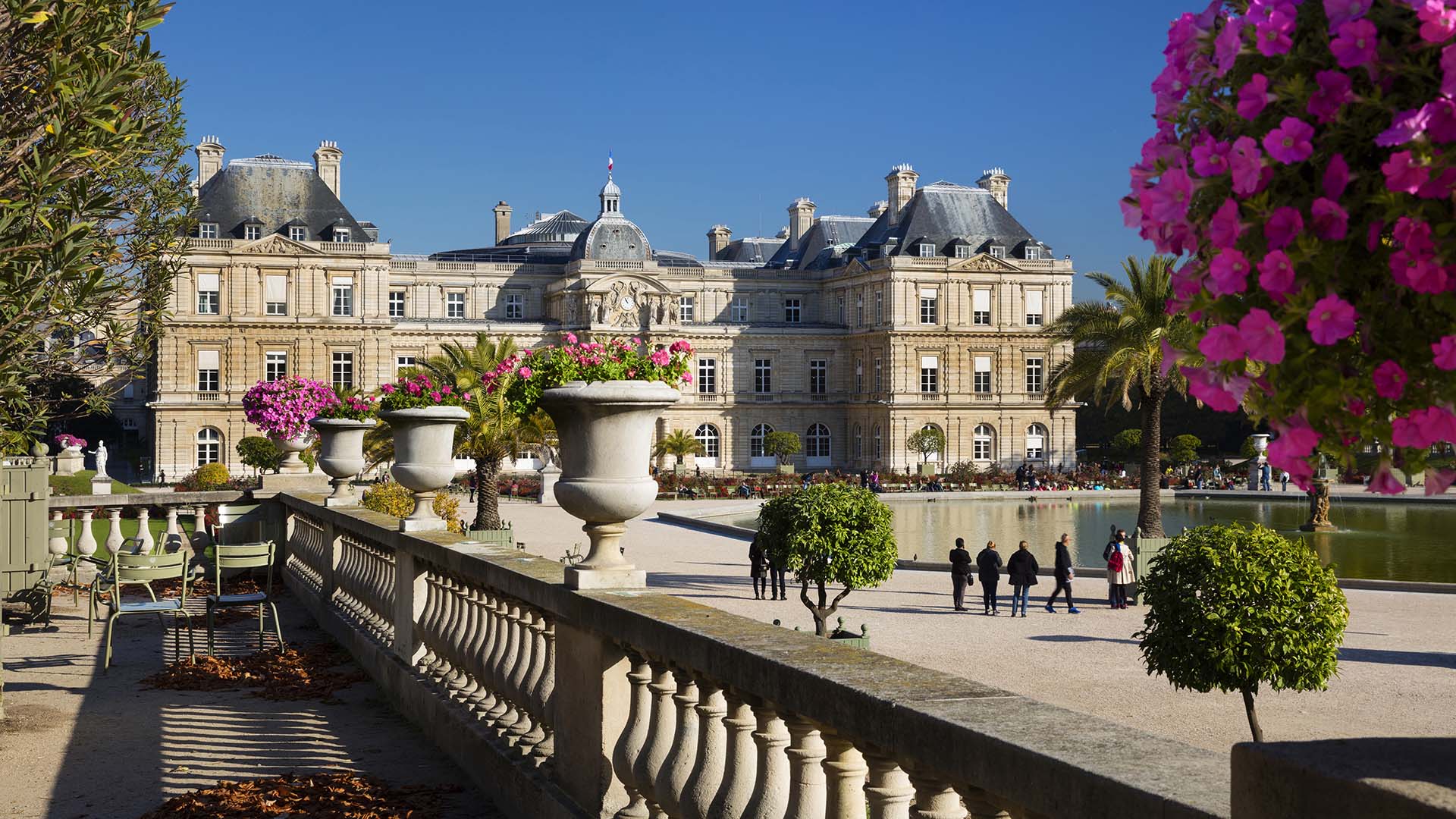 Il Cuore Romantico di Parigi: Incanto e Magia al Palazzo del Lussemburgo.