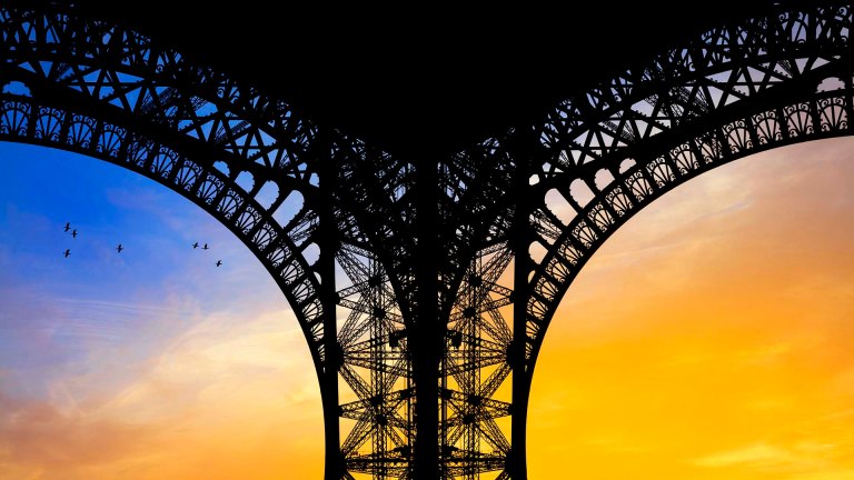 Particolare della Torre Eiffel a Parigi.