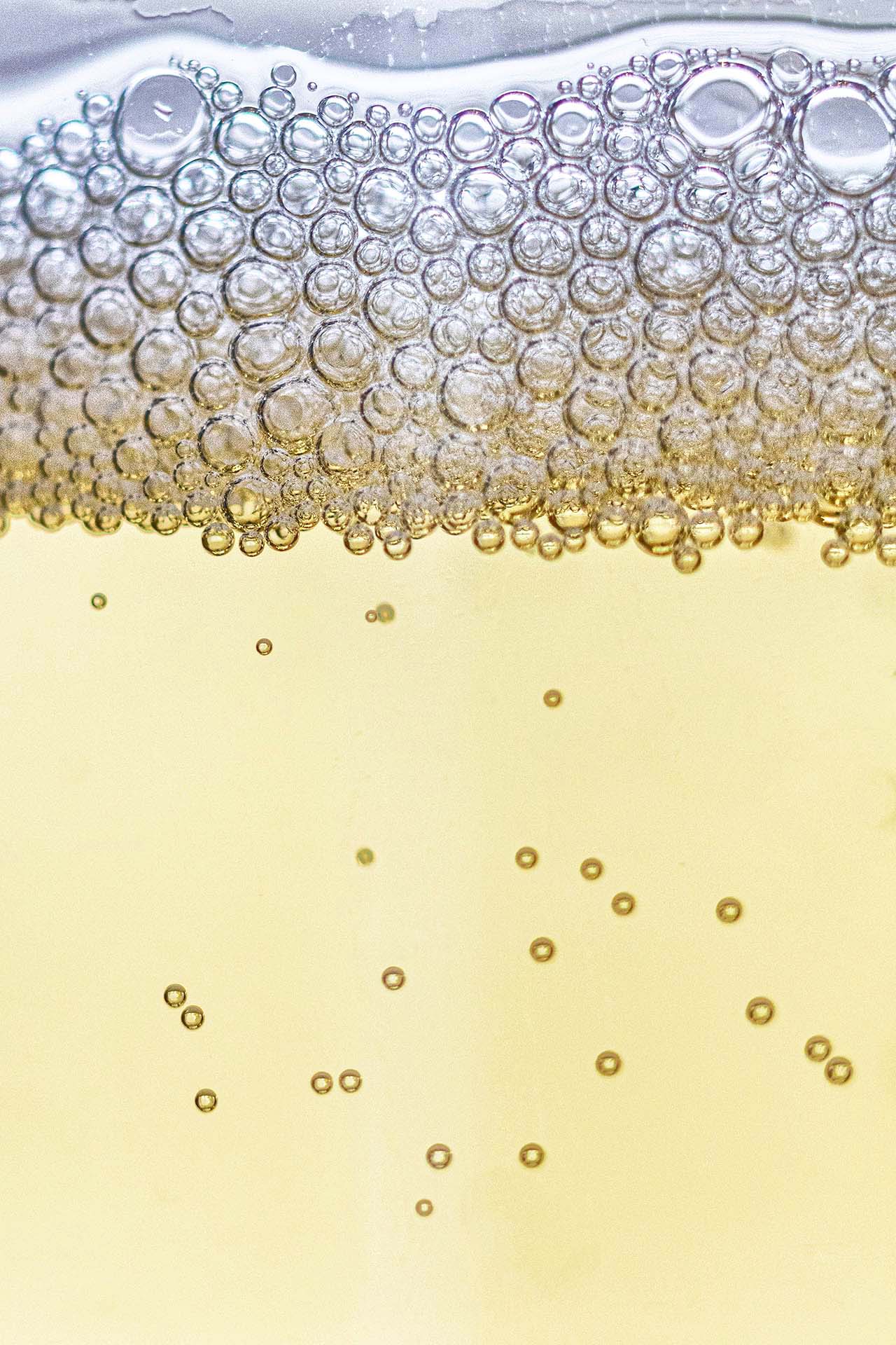 L’anima dello Champagne: la magia invisibile del perlage.