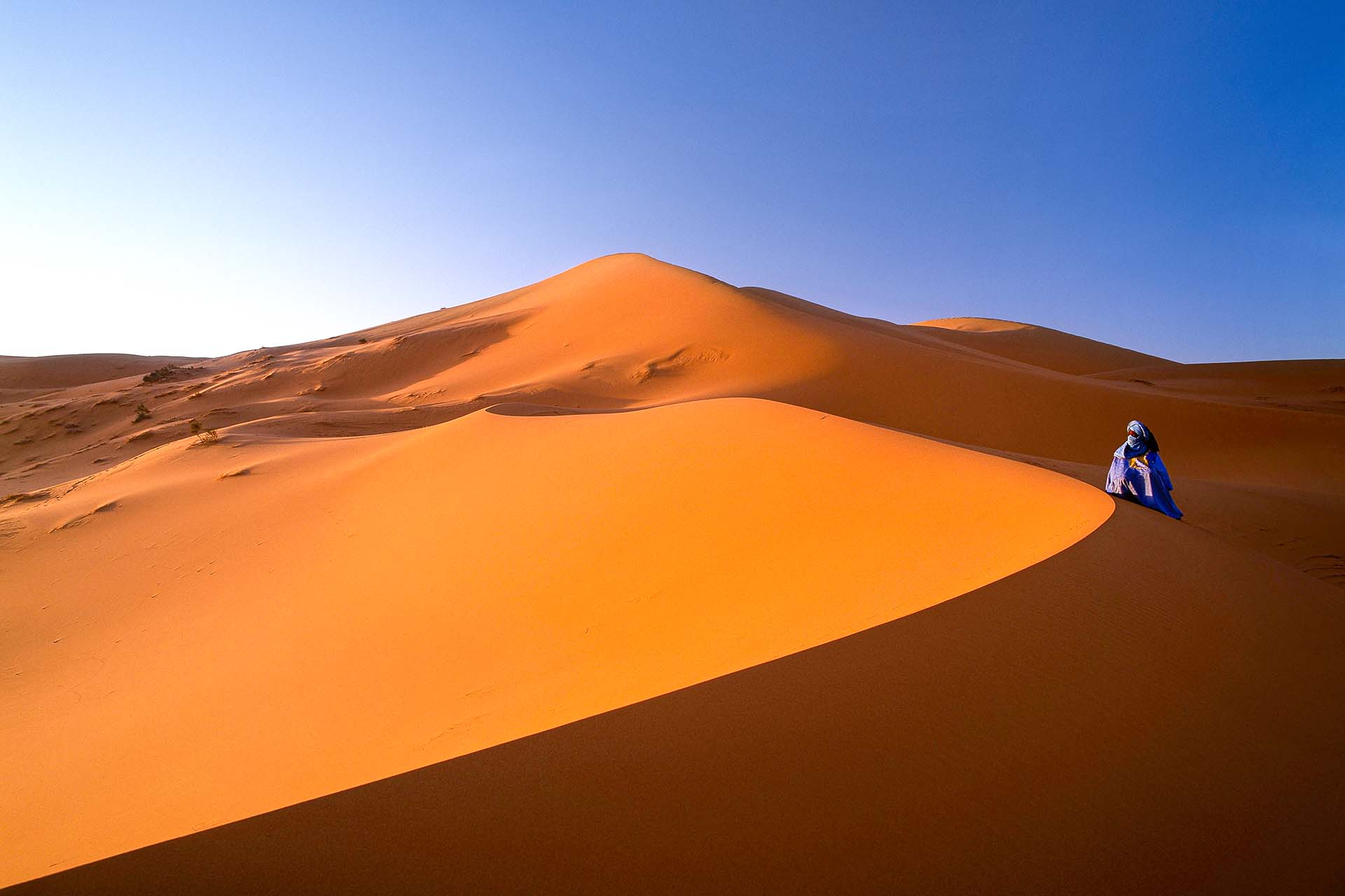 Il Respiro d’Oro del Sahara: Viaggio Emozionale tra le Dune di Erg Chebbi.