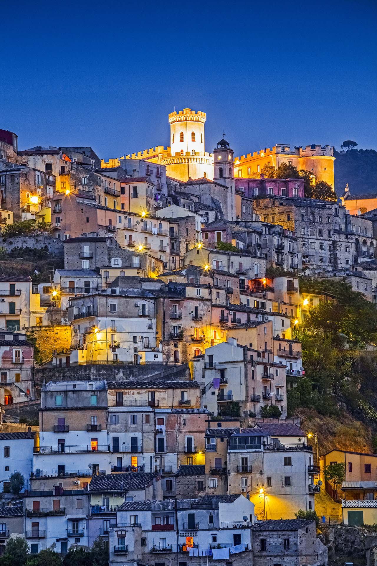 Il borgo di Corigliano Calabro e la torre del Castello Ducale