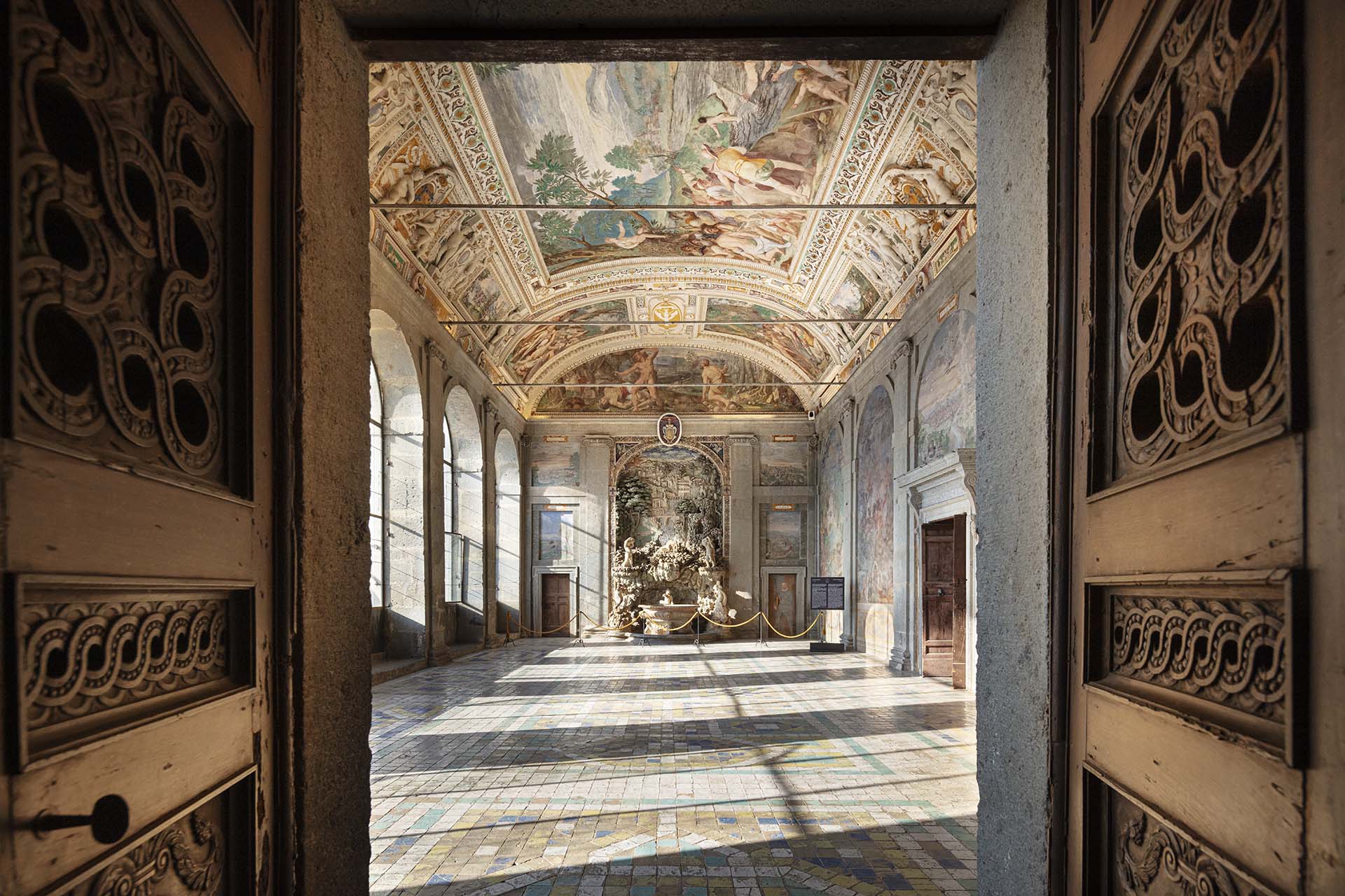 La Sala d’Ercole a Palazzo Farnese: Il Respiro dell’Olimpo a Caprarola.