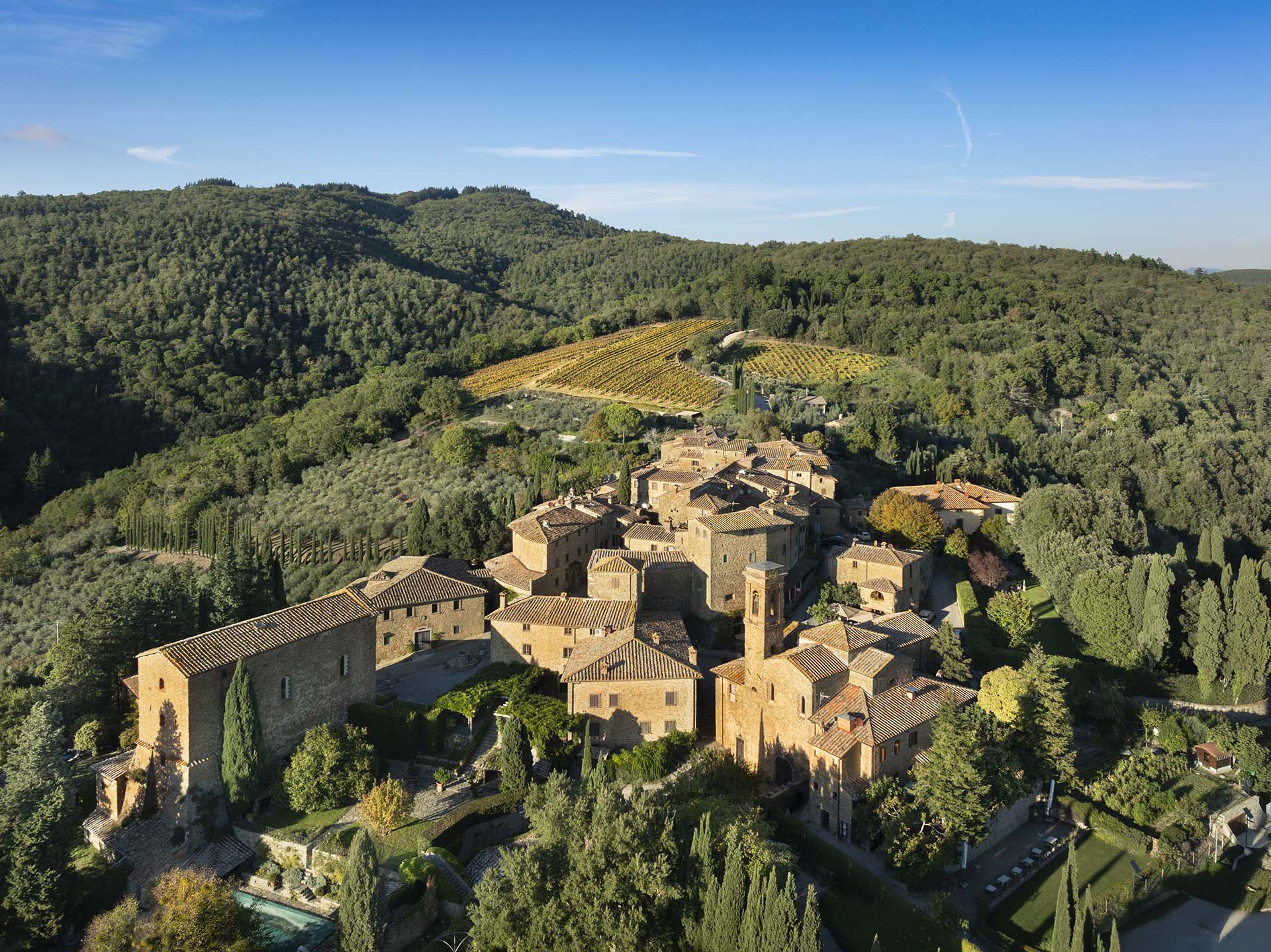 Il borgo di Volpaia tra le colline del Chianti.