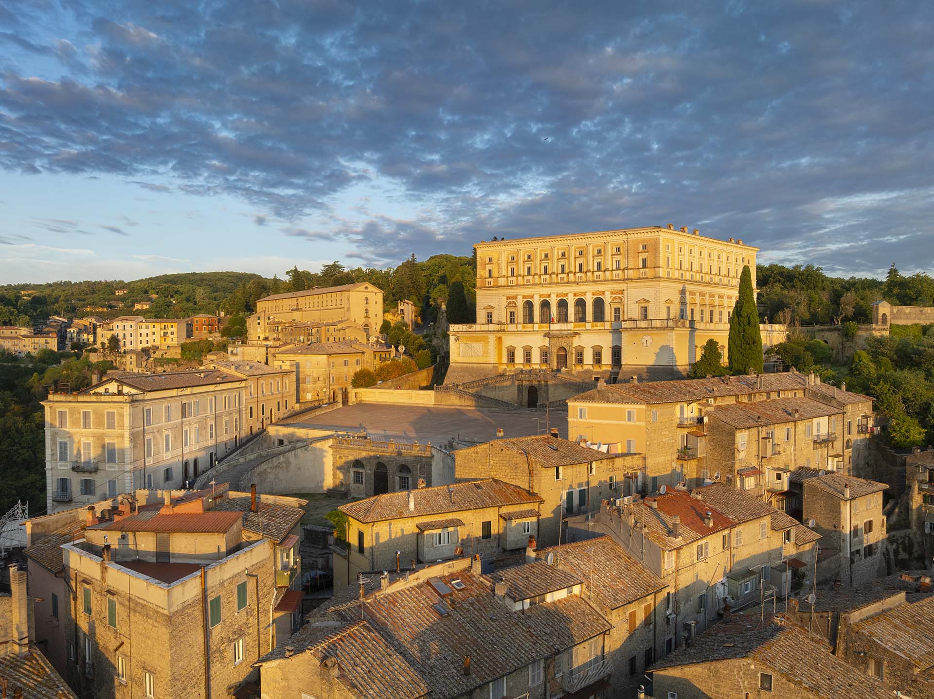 Caprarola e il Sogno di Palazzo Farnese: Bellezza Senza Tempo