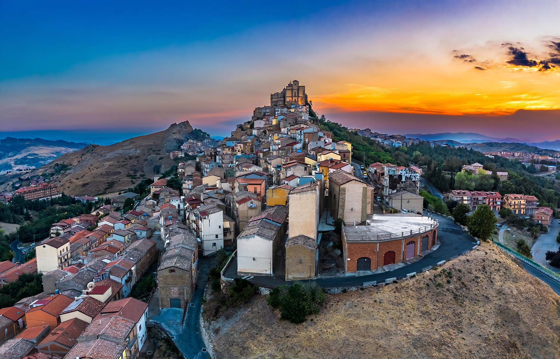 DJI_0529-HDR-Panorama - Luci al Tramonto sul Borgo Più Alto della Sicilia