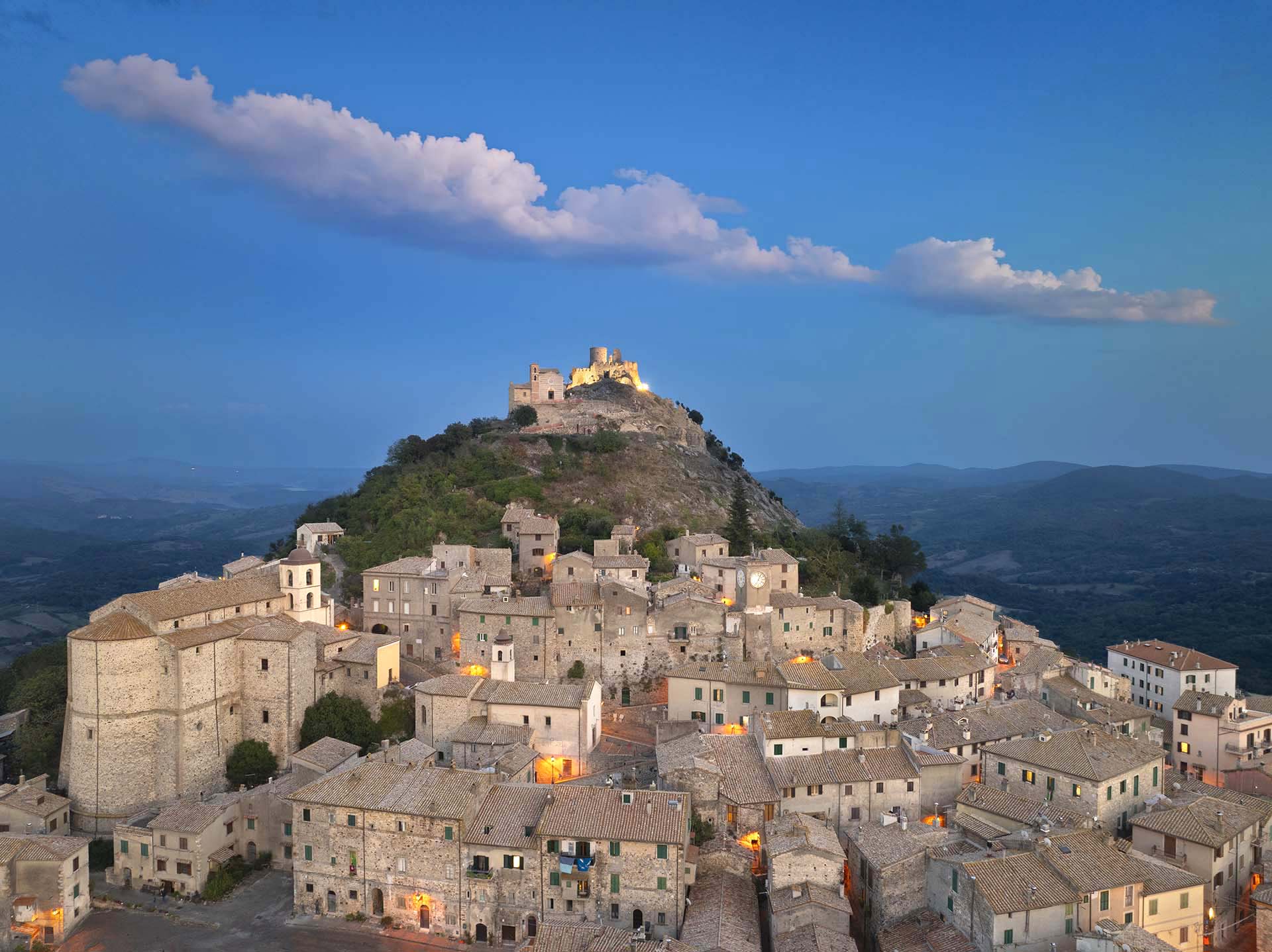 La Rocca Frangipane e Il Santuario Della Madonna Della Rocca a Tolfa.