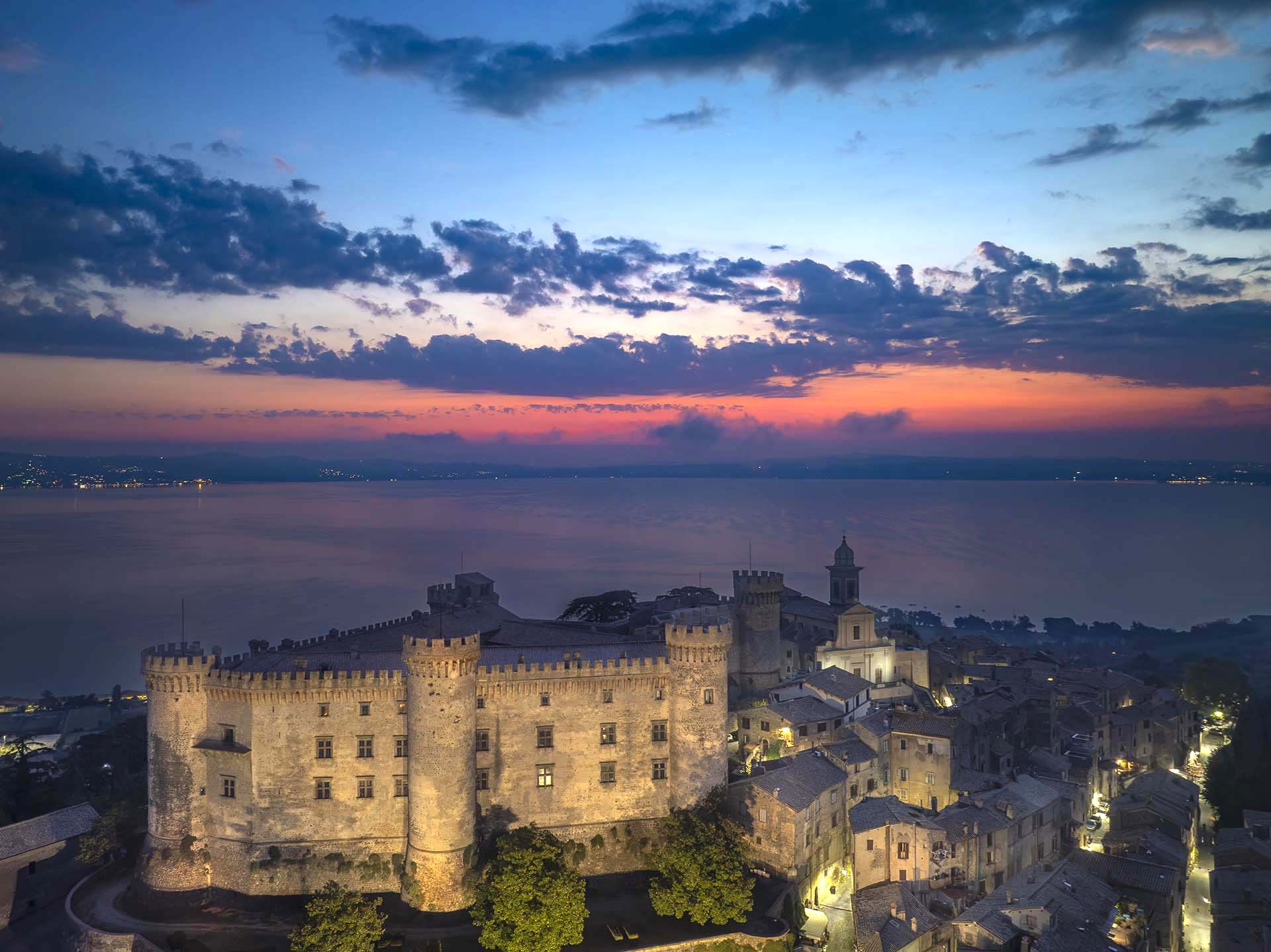 Bracciano e la Magia del Lago: Un Viaggio Sospeso tra Sogno e Realtà.