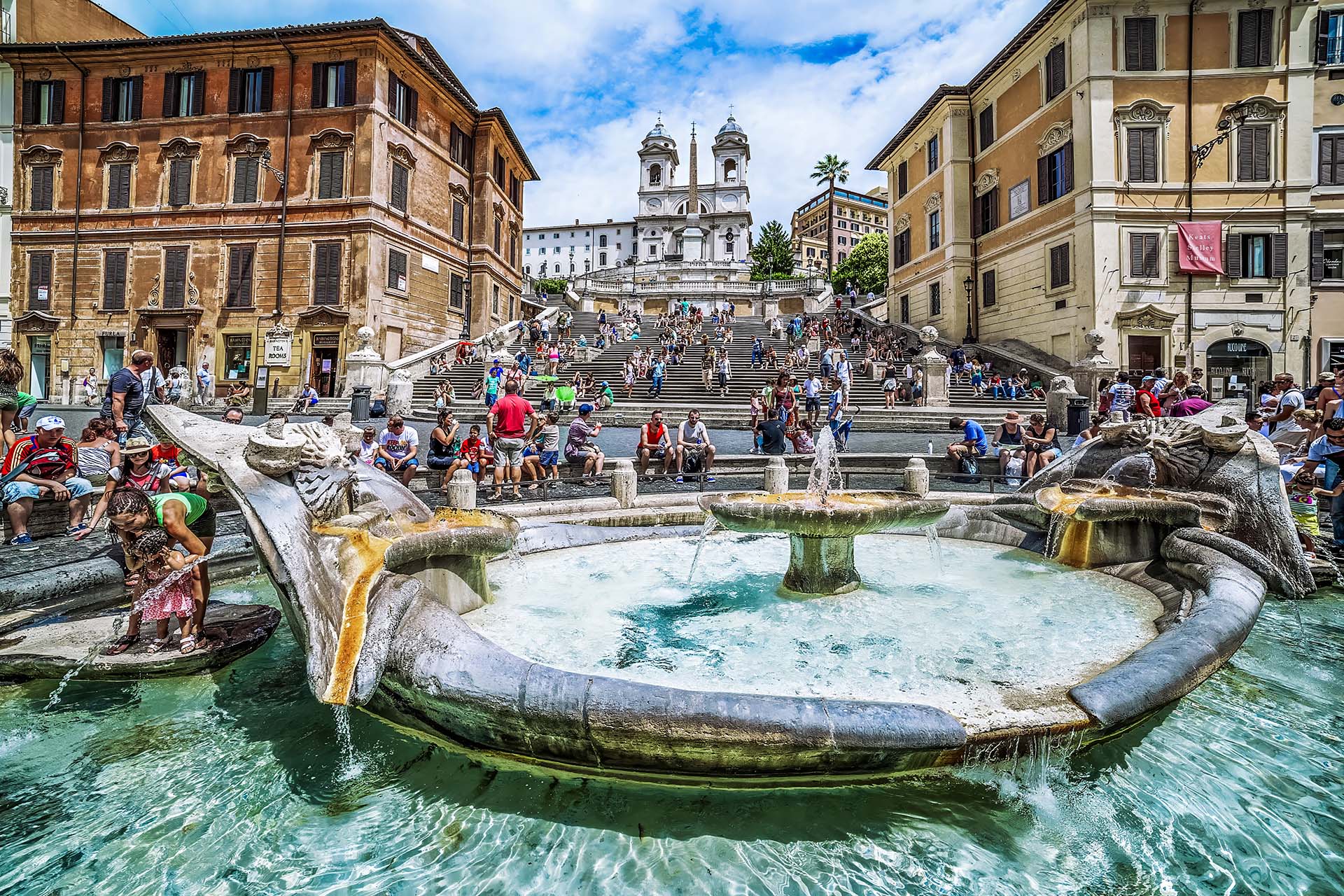 Il Cuore Barocco di Roma, la Fontana della Barcaccia e la Scalinata di Trinità dei Monti