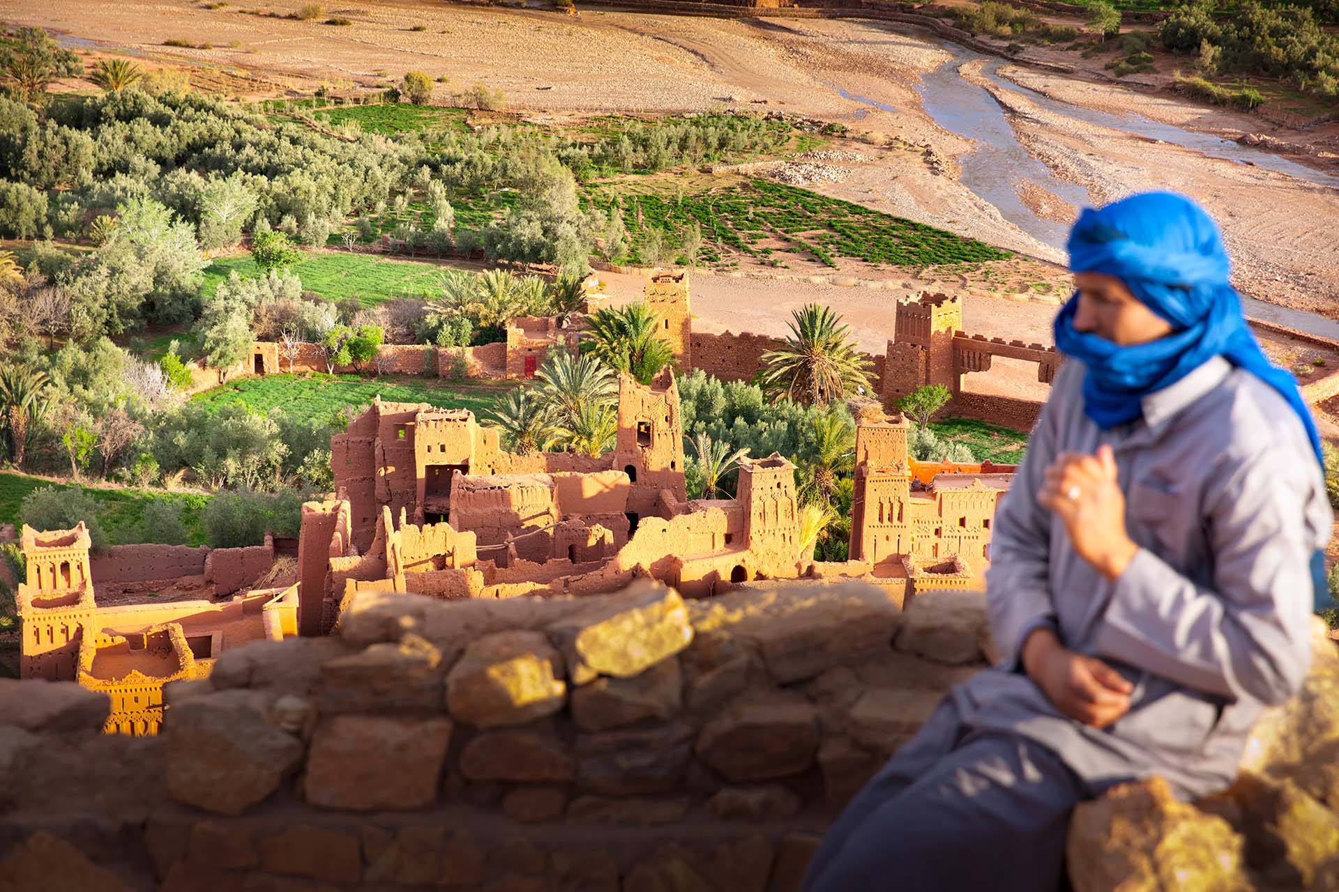 Kasbah di Aït Benhaddou in Marocco, un antico ksar in terra cruda dichiarato Patrimonio Mondiale dell'UNESCO.