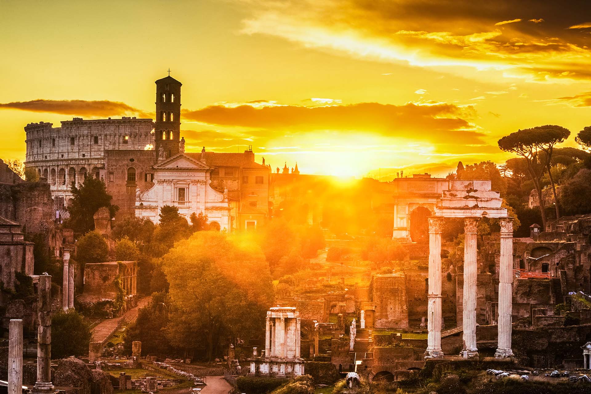 SIM-498523 - Il Foro Romano all'alba con la Basilica di Santa Francesca Romana e il Colosseo