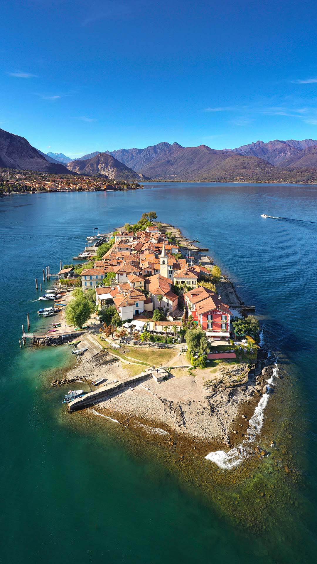 L’Isola dei Pescatori: il borgo che galleggia sul Lago Maggiore